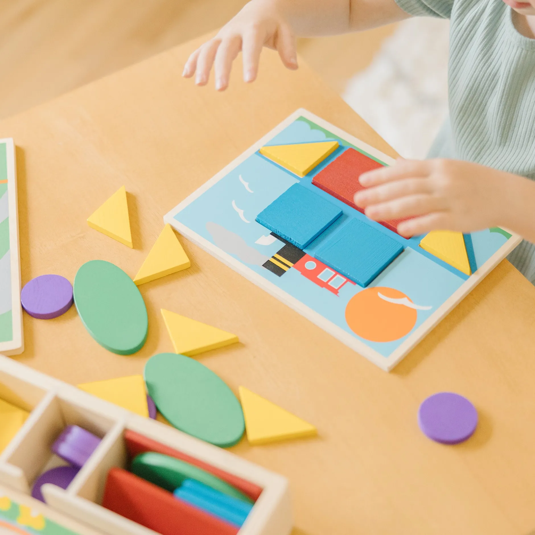 Colors & Shapes>Melissa & Doug Beginner Pattern Blocks