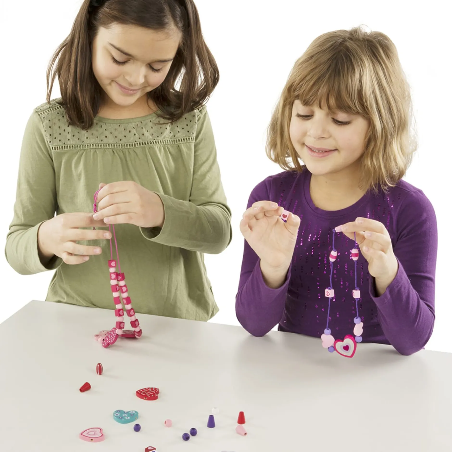 Craft & Stamp Kits>Melissa & Doug Created by Me! Heart Beads Wooden Bead Kit
