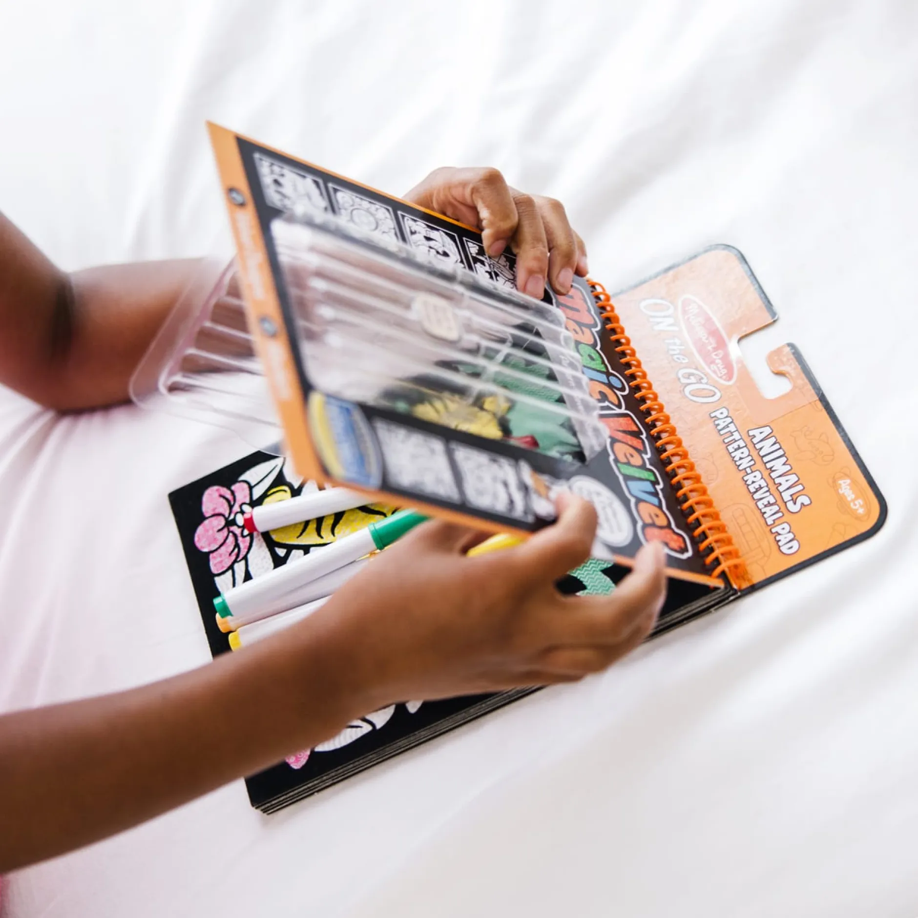 Activity Books>Melissa & Doug Magic Velvet Animal Scenes - On the Go Travel Activity